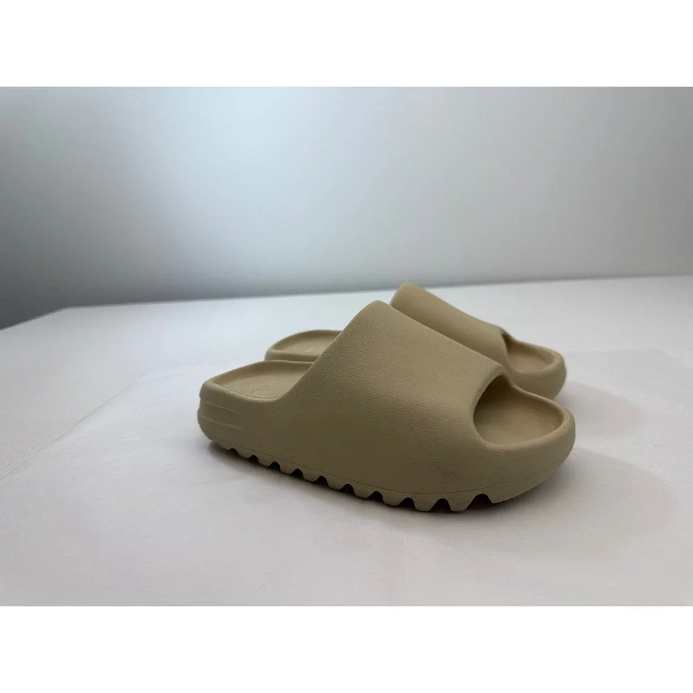 Adidas Yeezy Slide Pure Kids Size 5 Sandals